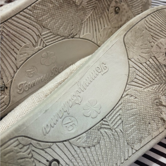 Tommy Bahama Cream sneakers - Picture 8 of 8